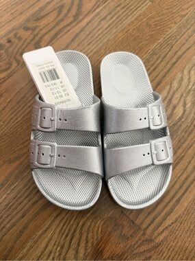 Brand new with tags*Freedom Moses Kid’s Silver Double-Buckle Slide Sandals